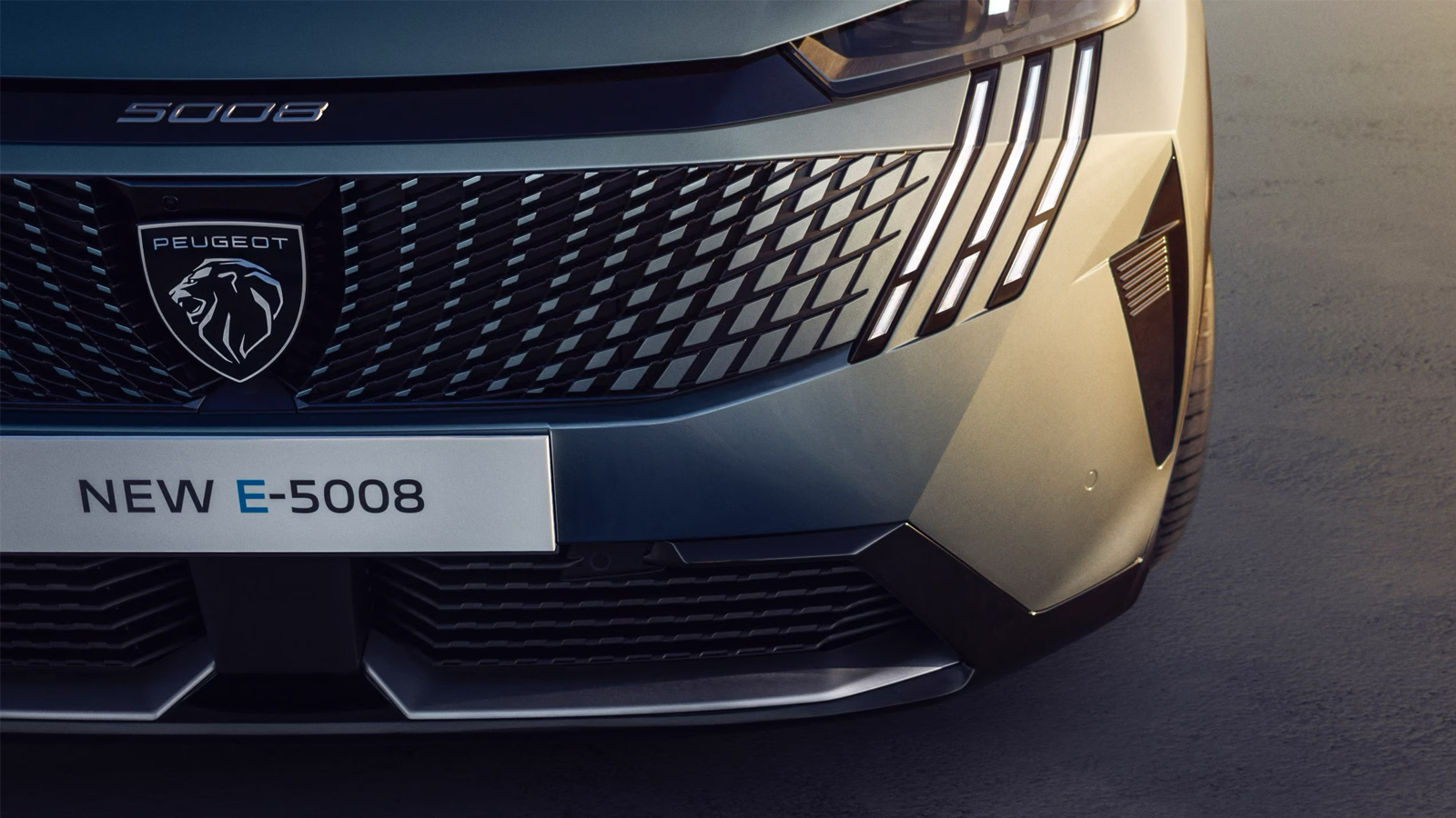 PEUGEOT 5008